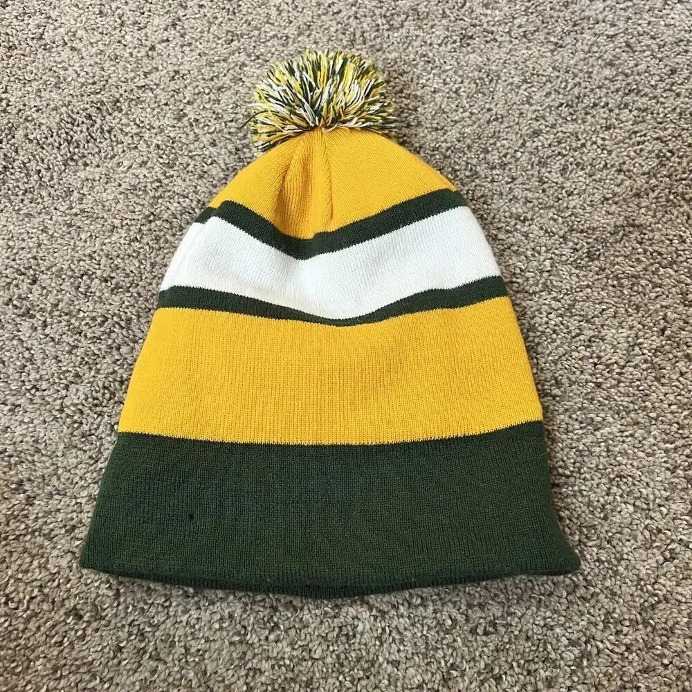 NFL Green Bay Packers Beanie Football Fan Thermal Hat Cap Tassel Poof Sports - Picture 6 of 11